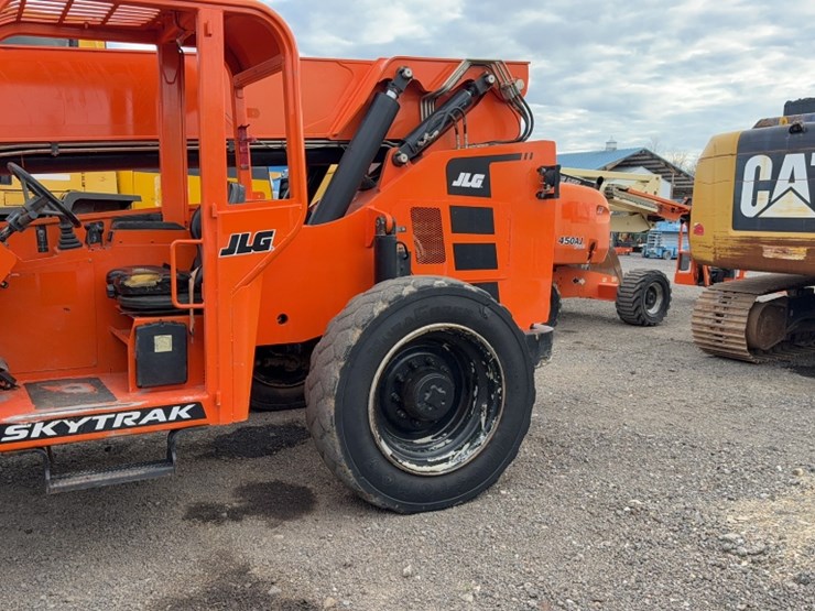 2016-sky-trak-10054-image-10