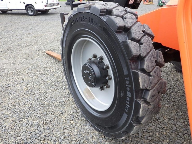 2018-jlg-8042-image-23