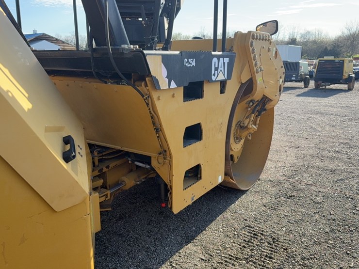 caterpillar-cb54-image-5