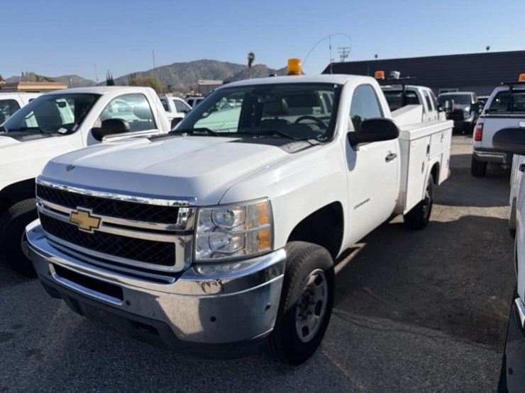 2012-chevrolet-2500-image-1