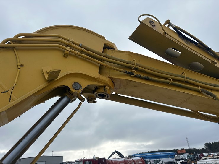 caterpillar-307-image-24