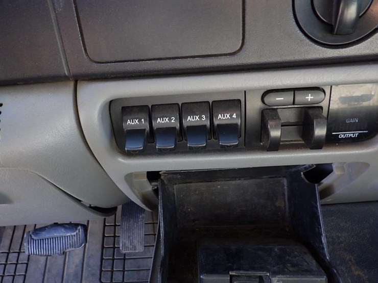 2005-ford-f450-image-32