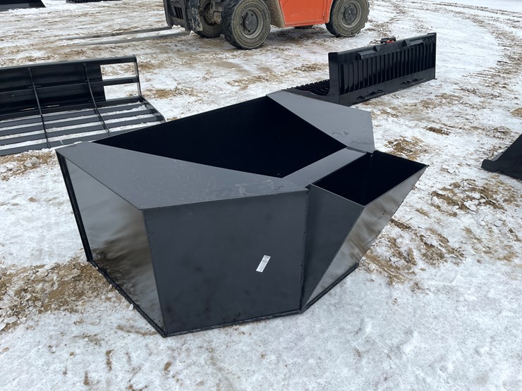 #2021-•-skid-steer-mount-concrete-bucket-image-3