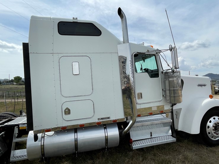2000-kenworth-w900l-image-28
