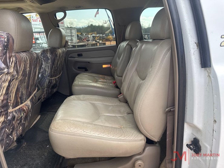 chevrolet-suburban-image-14