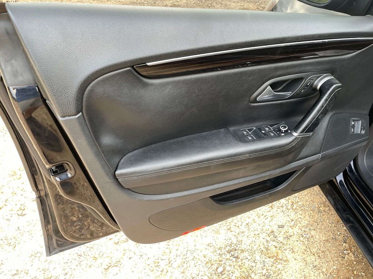 2014-volkswagen-cc-executive-4-door-sedan-(137,439-miles)-image-9