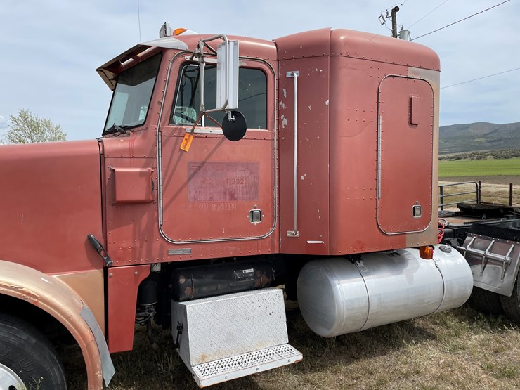 1998-peterbilt-378-image-7