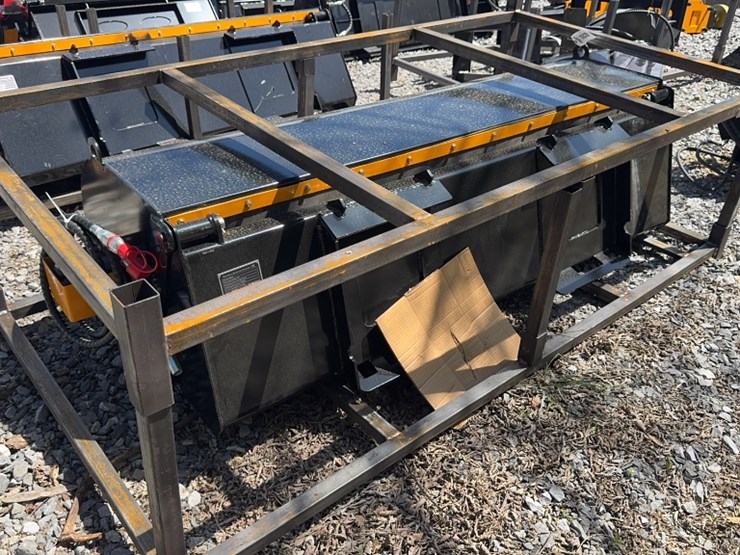 #6077-•-future-72"-sweeper-image-3