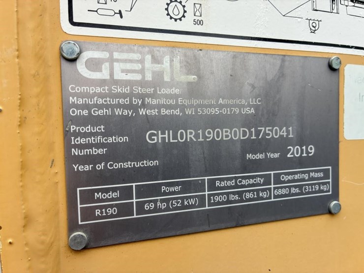 2019-gehl-r190-image-23