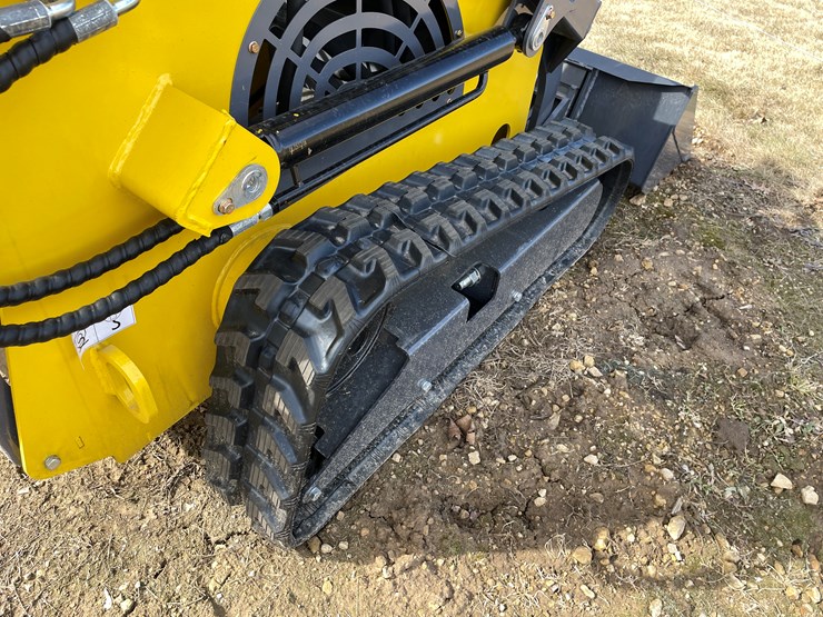 #213-•-landhonor-mini-skid-steer-loader-image-21