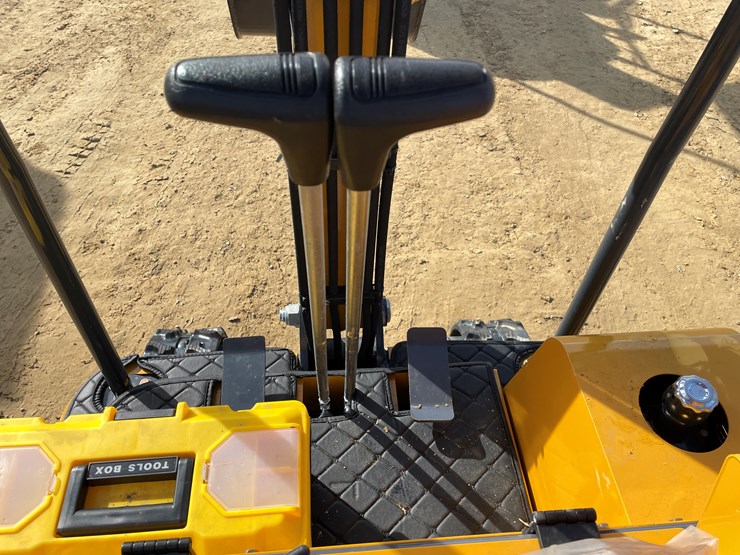 #1035-•-new-ats-rt15r-mini-excavator-image-13