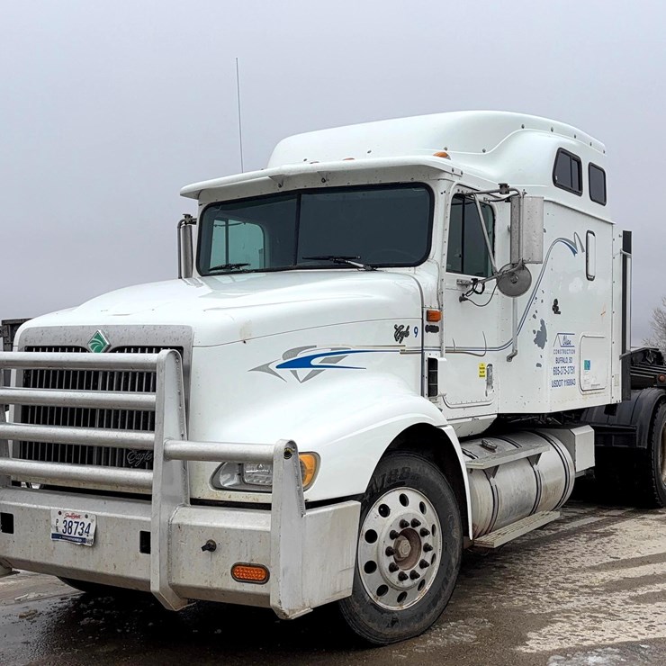 2000 INTERNATIONAL 9000