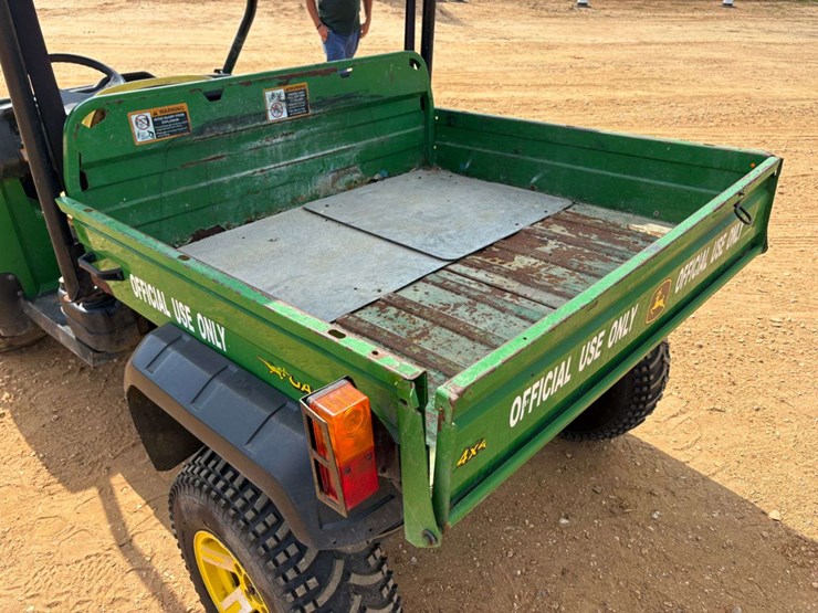 john-deere-gator-image-16