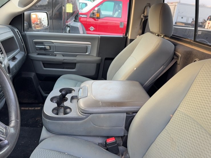 2014-dodge-1500-image-16