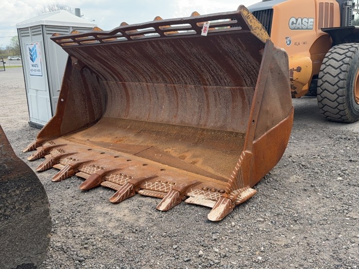 caterpillar-140-image-1