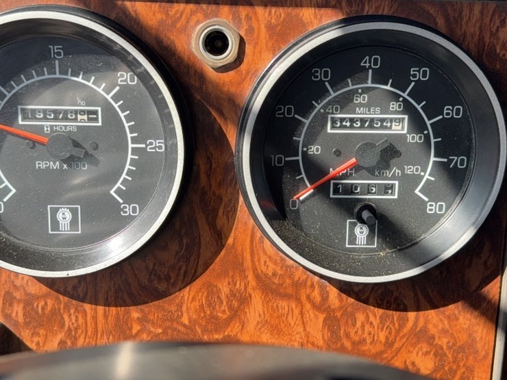 2003-kenworth-t300-image-21