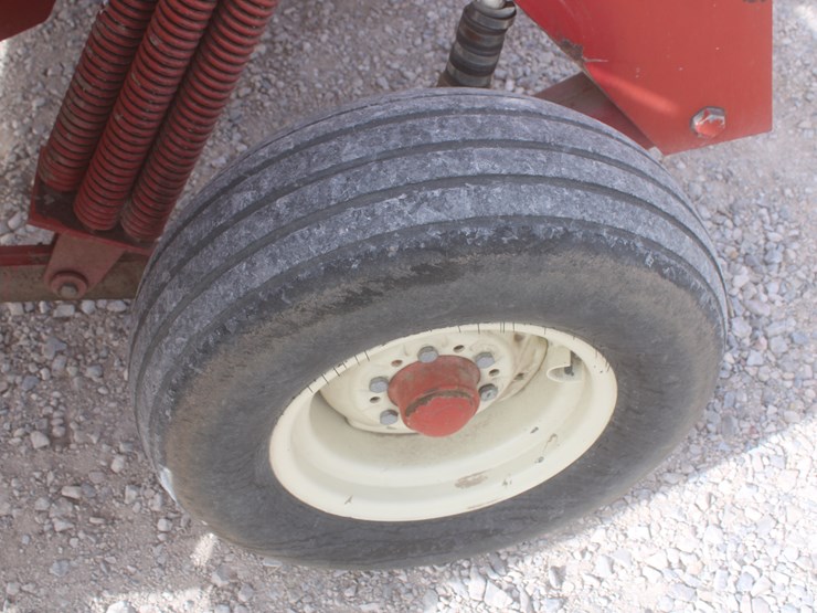 #1041-•-case-ih-8370-mower-conditioner-image-18