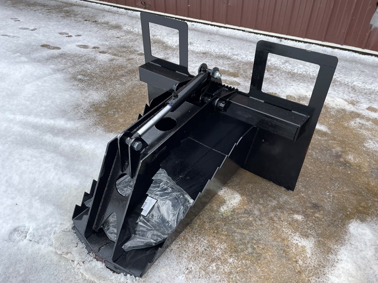 #2015-•-skid-steer-spade-grapple-attachment-image-1