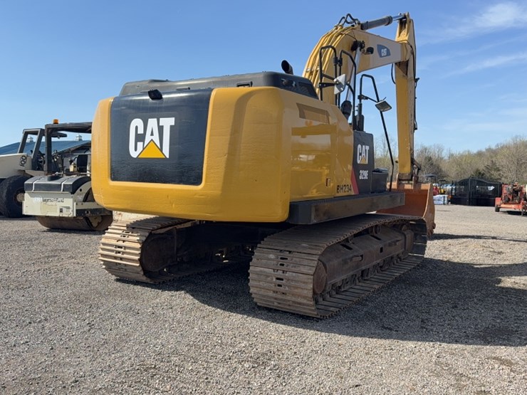 2013-caterpillar-329el-image-10