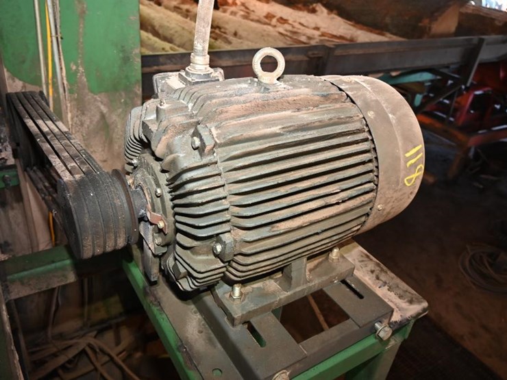 #118-•-56"-husk-with-top-saw-image-6