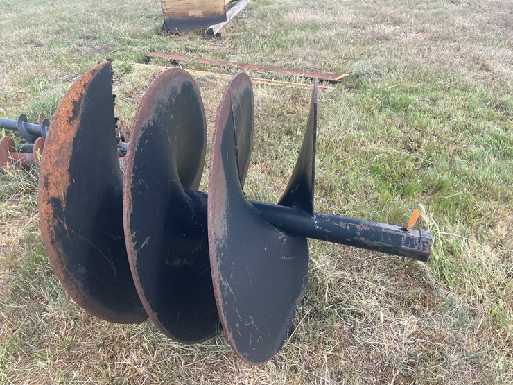 caterpillar-36-image-2