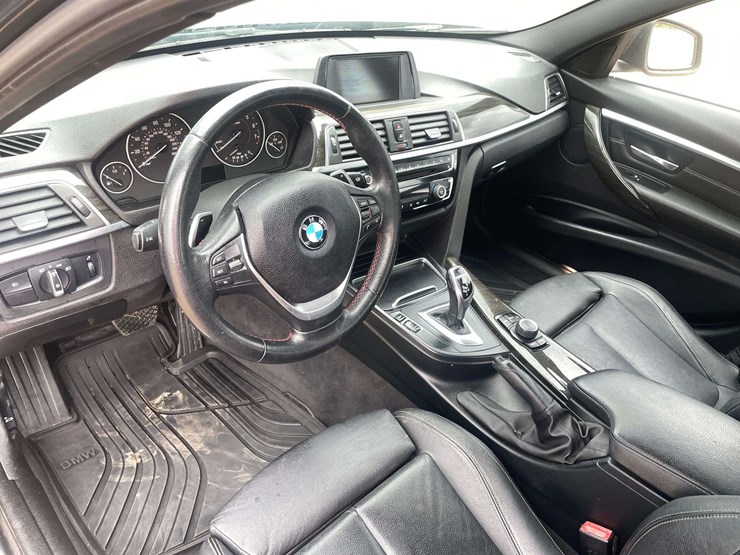 2016-bmw-328i-4-door-sedan-(112,946-miles)-image-11