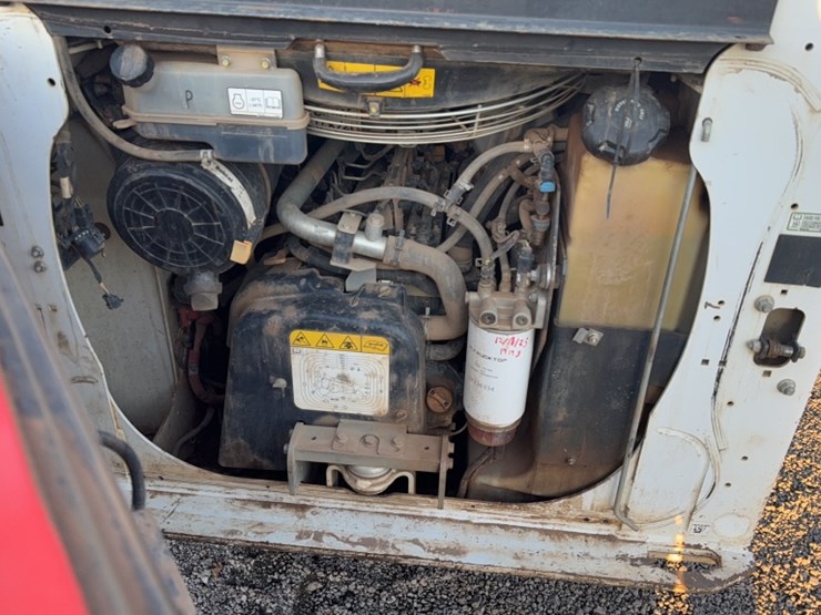 2020-bobcat-t64-image-10