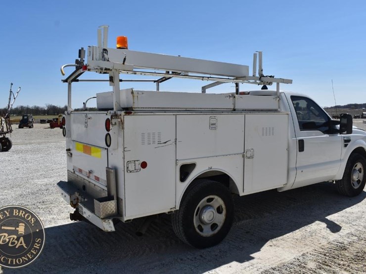 2008-ford-f350-image-11