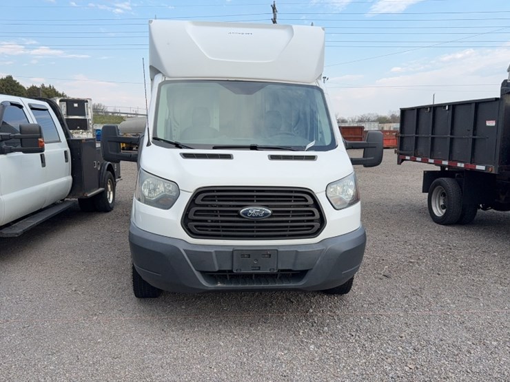 2015-ford-350-image-2