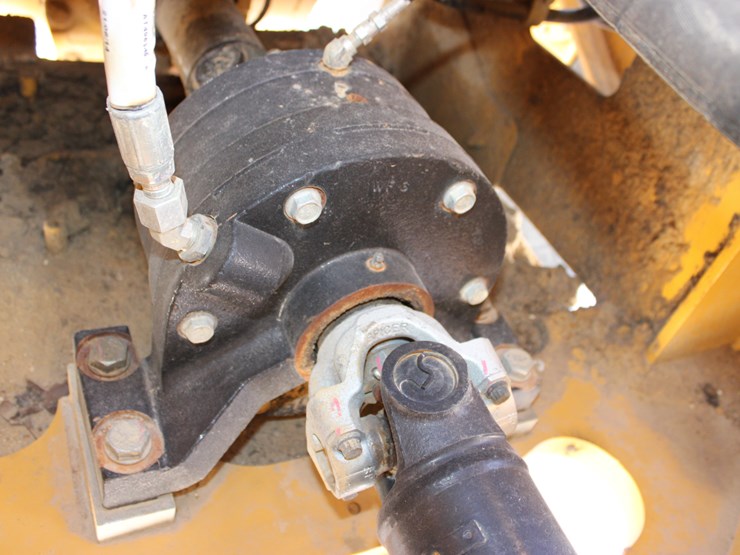 2021-deere-524p-image-35