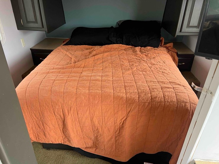 2003-keystone-hornet-travel-trailer-image-25