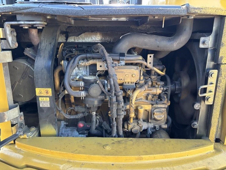 2015-caterpillar-305.5e2-cr-image-44