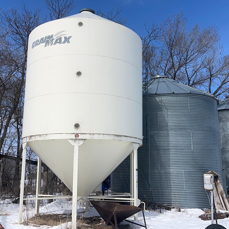 2000 Meridian Grain Max Hopper Bin