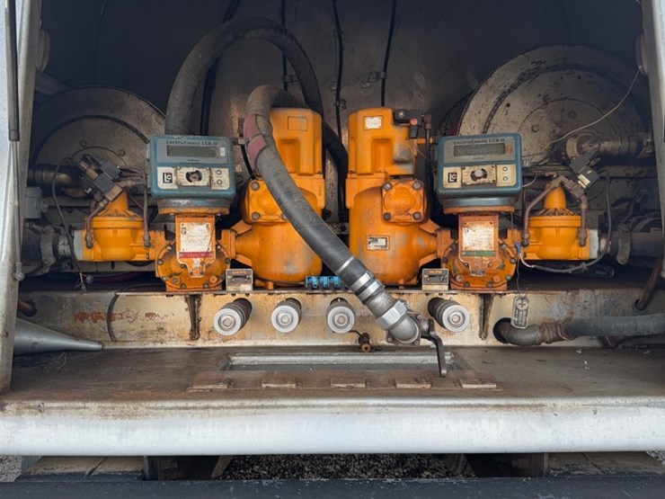 2007-caterpillar-c7-image-13