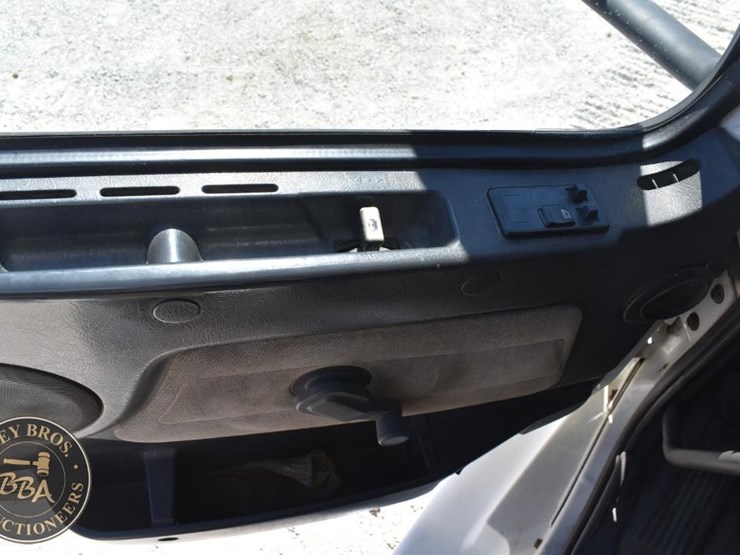 1999-volvo-vnl64t300-image-47