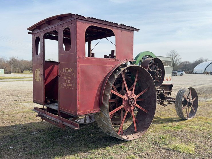 25hp-international-type-d-titan-image-3