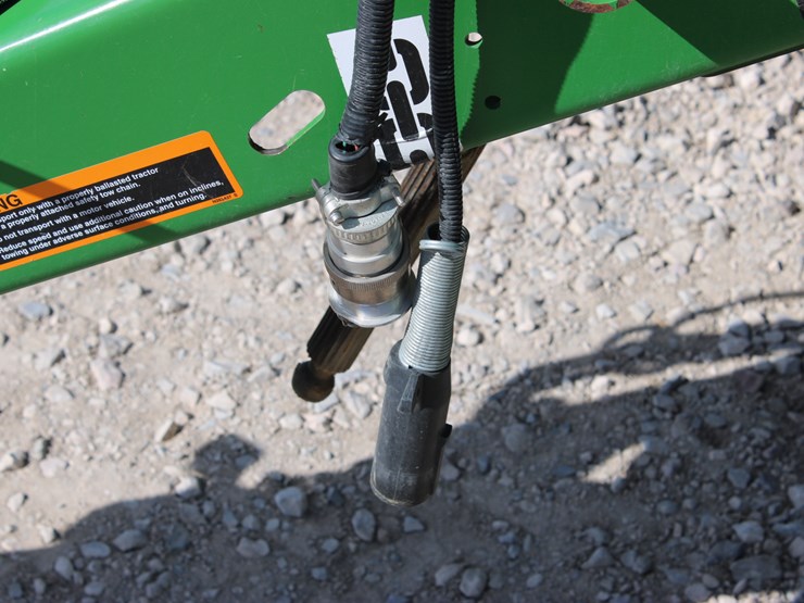 2022-john-deere-560r-image-12