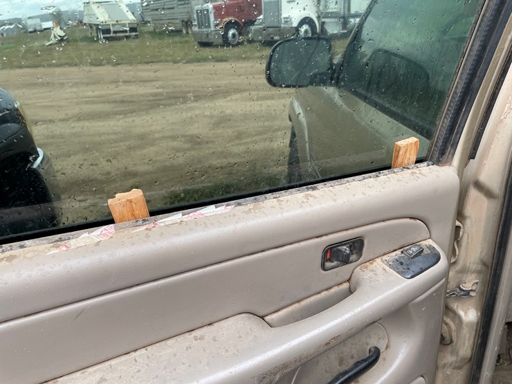 #4006-•-2005-chevy-crew-cab-truck-(az-title)-image-44