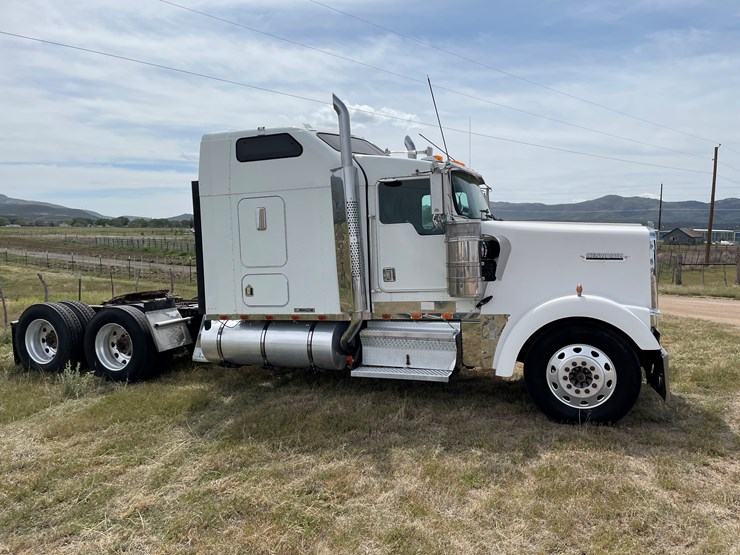2000-kenworth-w900l-image-3
