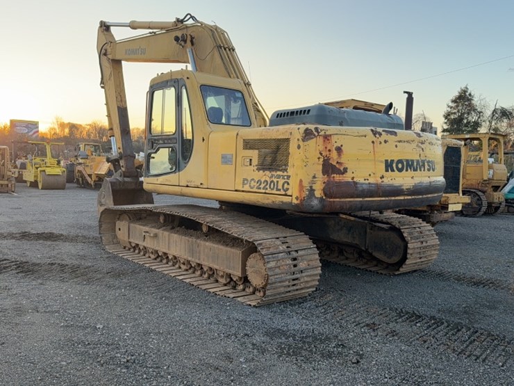 komatsu-pc220-lc-image-13