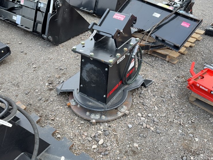 #2012-•-blue-diamond-28"-excavator-disc-mulcher-image-2