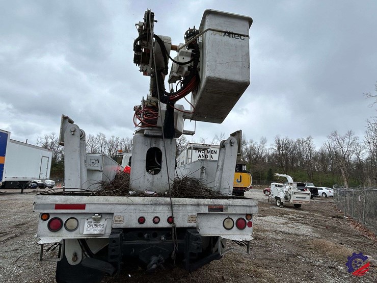 2009-international-7400-image-4