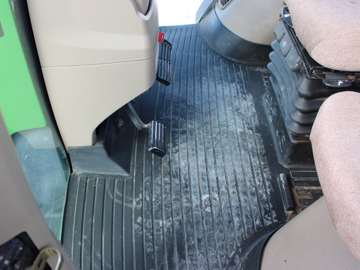 2012-john-deere-8270r-image-27