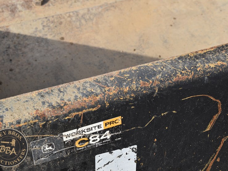 2021-deere-333g-image-15