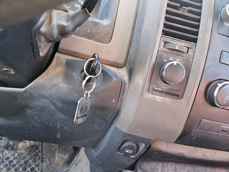 2012-dodge-ram-2500-image-29