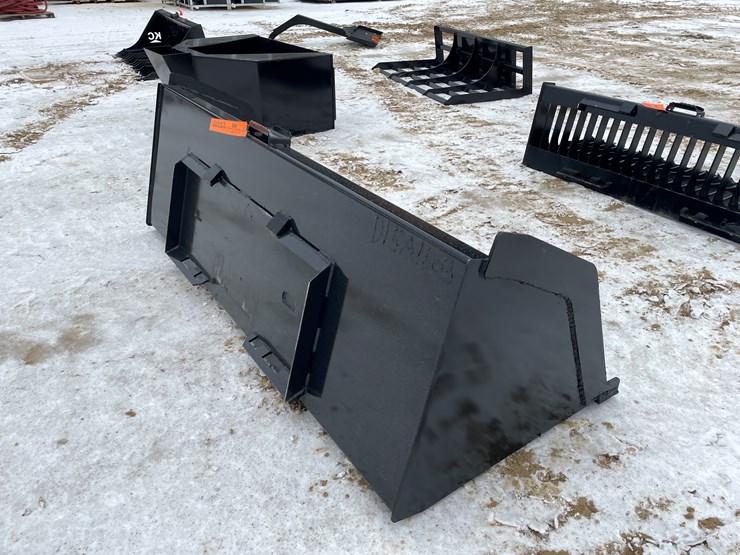 #2043-•-skid-steer-mount-84"-snow-liter-bucket-image-5