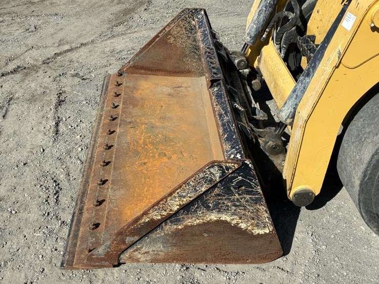 2018-yanmar-s220r-image-5