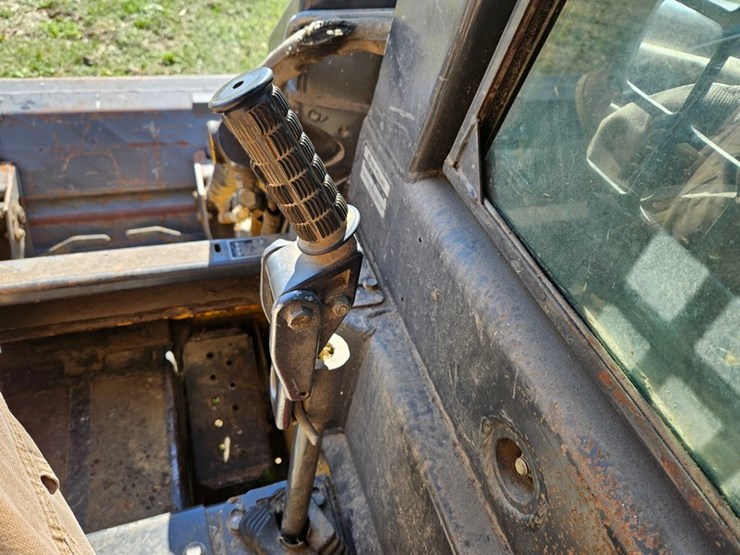 new-holland-ls140-image-21