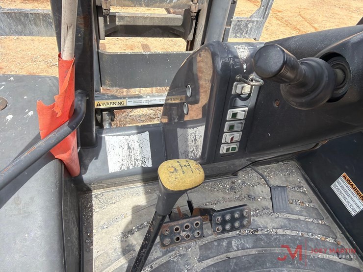 2019-case-586h-image-21