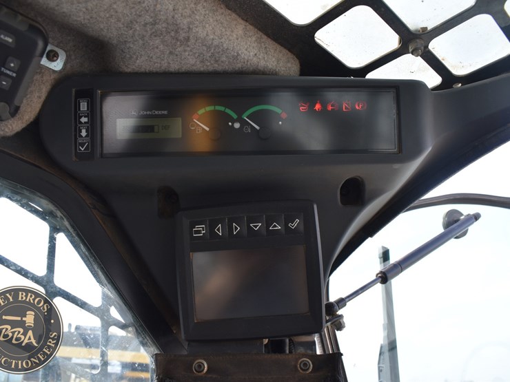 2021-deere-333g-image-41